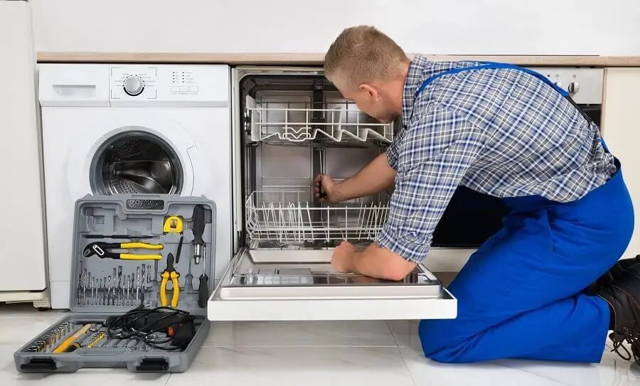 Körfez Termodinamik servisi teknisyen ekibi beyaz eşya tamiri yaparken